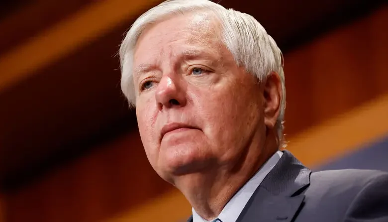 غراهام: لا يمكن السماح بسيطرة إيران على مضيق هرمز بعد الحرب