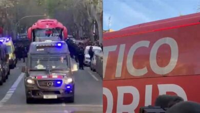 تحطم نافذتين في حافلة أتلتيكو مدريد قبل قمة برشلونة في دوري الأبطال