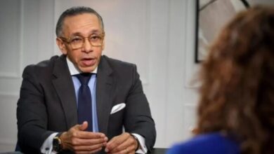 السفير المصري: وضعت بري في أجواء الجهود المصرية لتضمين لبنان في اتفاق إطلاق النار