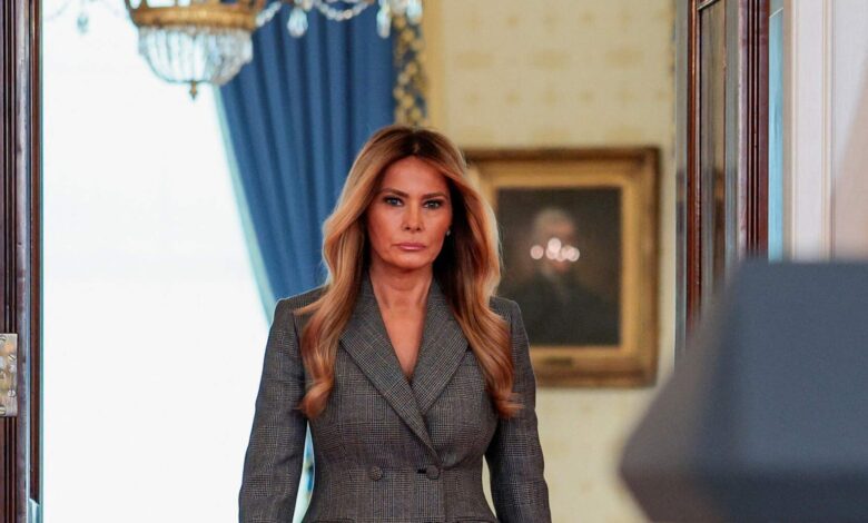 قضية جيفري إبستين إلى الواجهة... وميلانيا ترامب متهمة بـ" تشتيت الإنتباه" عن التحقيق!