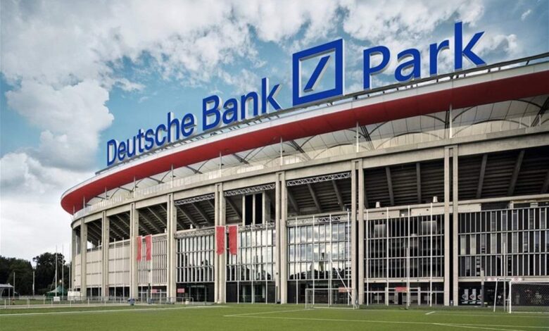 آينتراخت فرانكفورت يقدم تذاكر مجانية في مواجهة هامبورغ