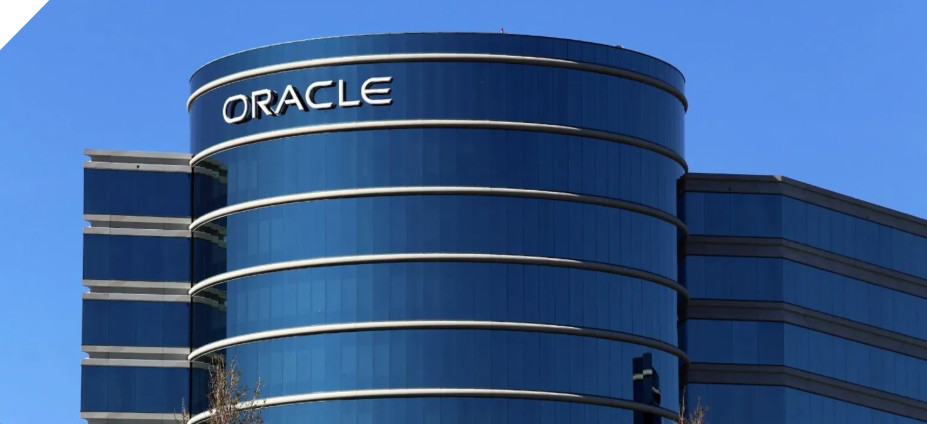 "أوراكل" تُضحّي بآلاف الوظائف في رهانها على الذكاء الاصطناعي