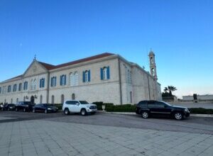 موكب البطريرك الراعي انطلق إلى قرى جزين في زيارة راعوية إنمائية