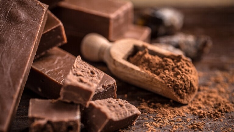 الشوكولاتة الداكنة تدعم الهضم وتساعد في التحكم بالوزن