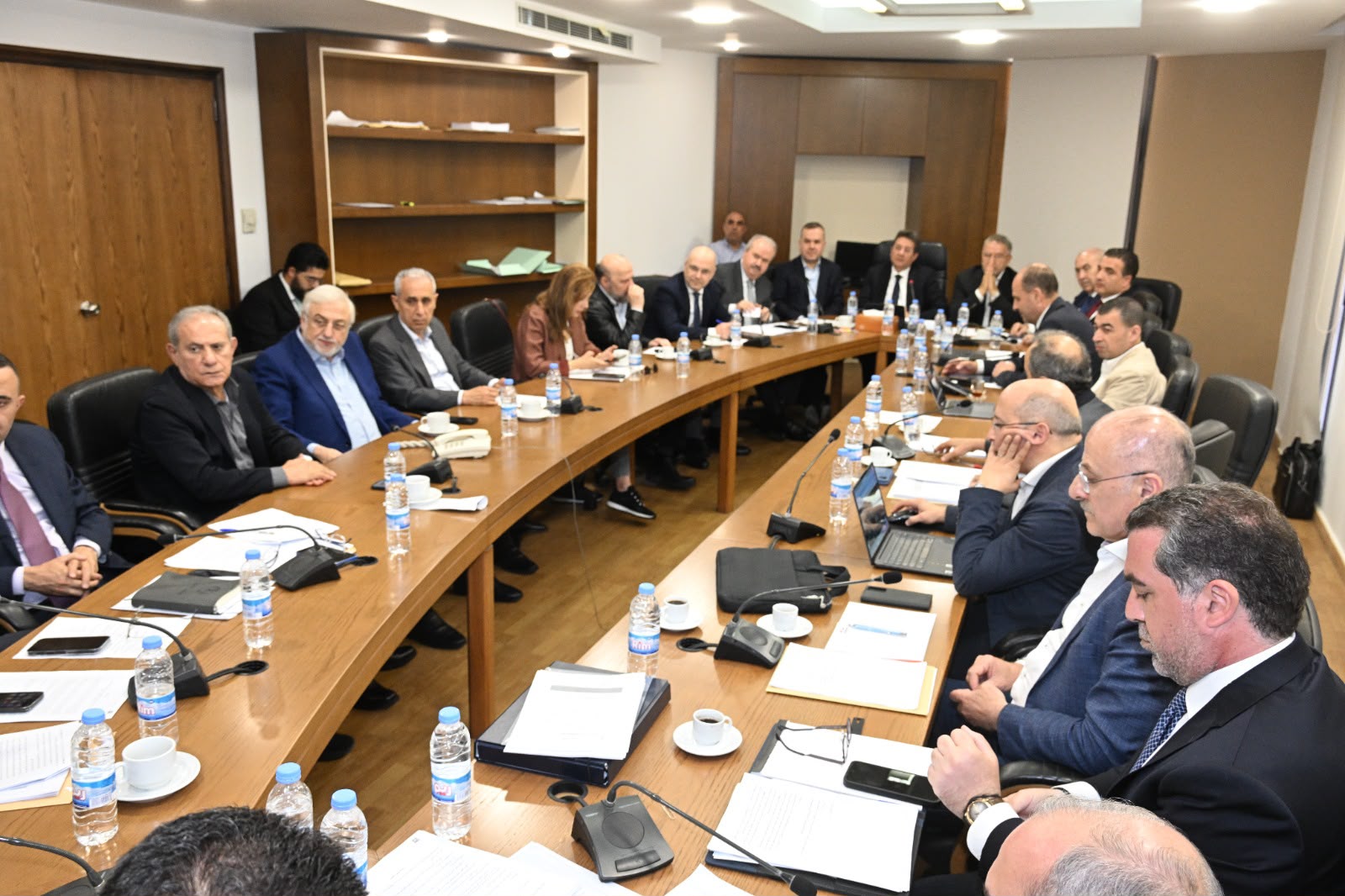 لجنة المال تُقرّ 5 قوانين وزيادة حصة لبنان في البنك الأوروبي